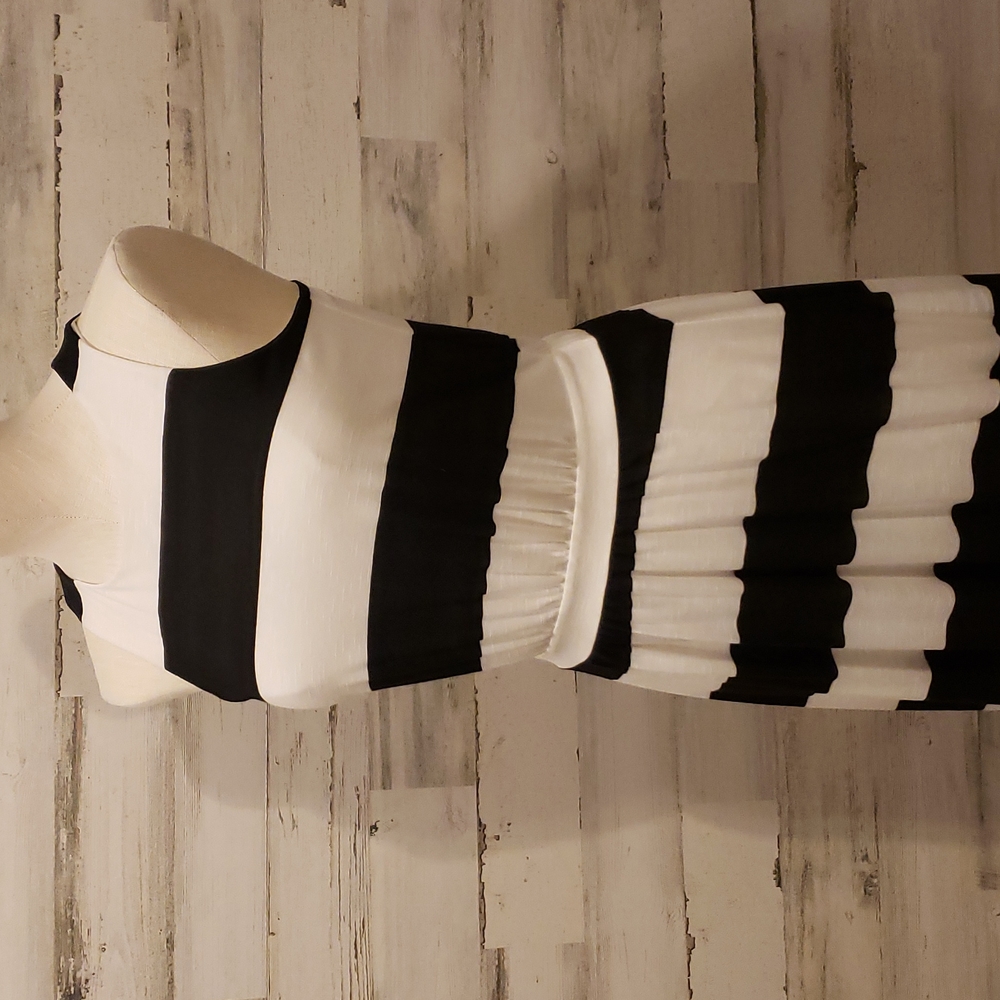 Gorgeous black and white maxi dress - Picture 2 of 8